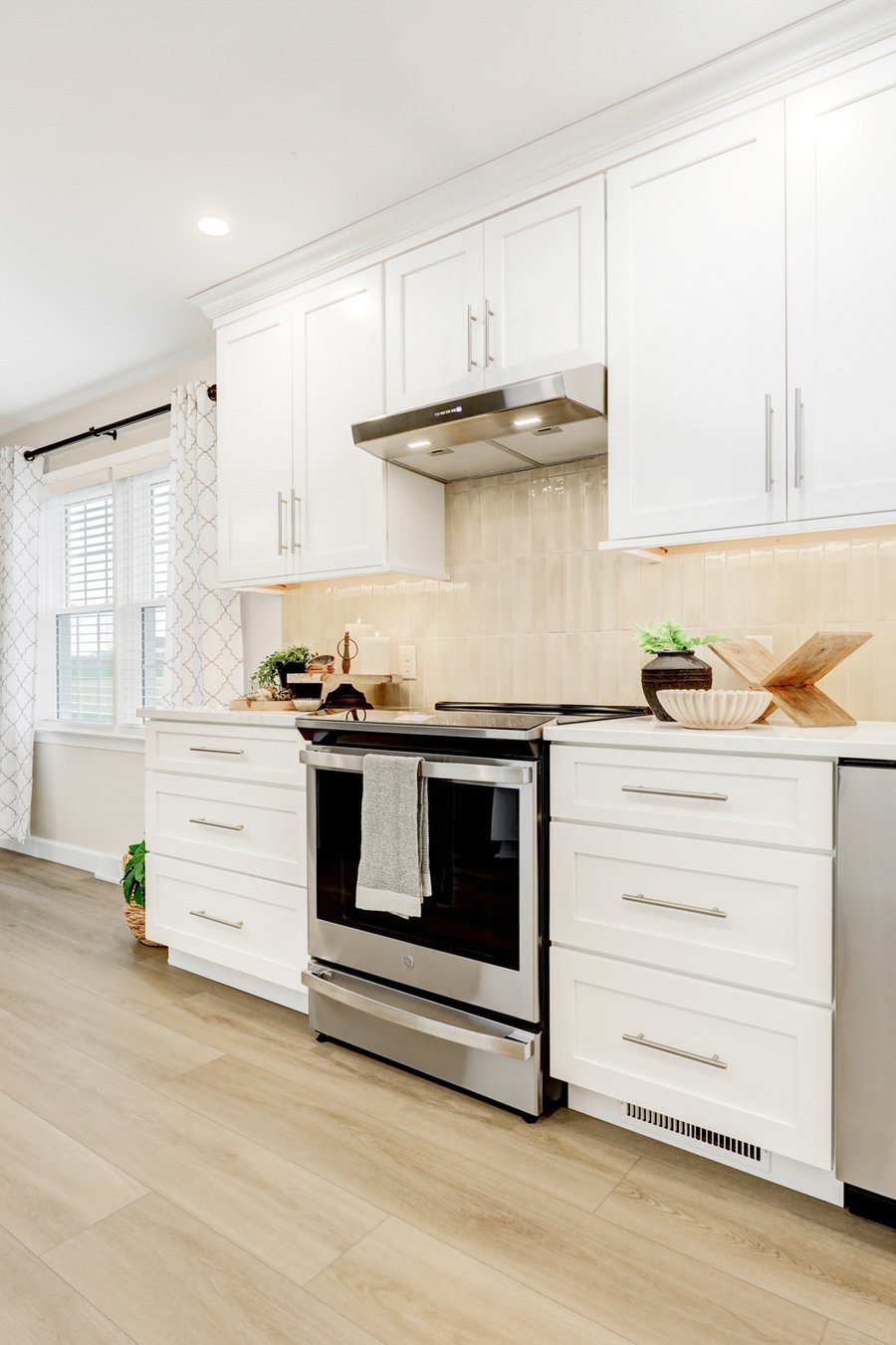 stainless steel appliances inNew Holland Kitchen remodel
