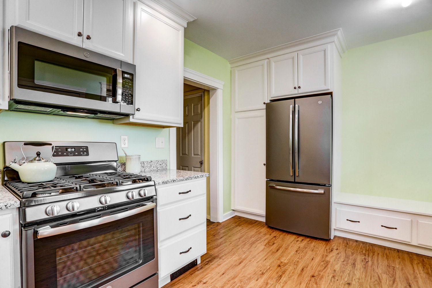 Lancaster City Kitchen Remodel with Stainless Steel Appliances