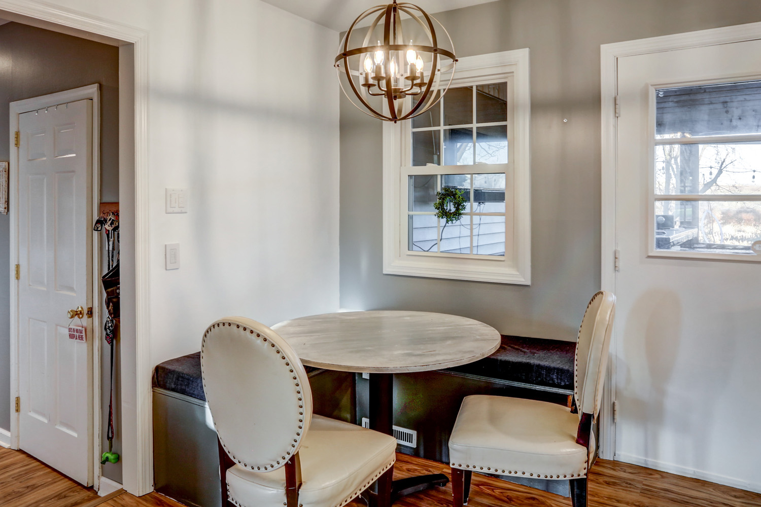 corner seating area in Manheim Township Kitchen Remodel