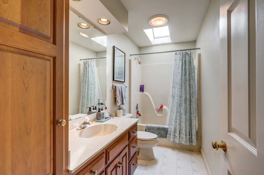 Centerville kids bathroom refresh before