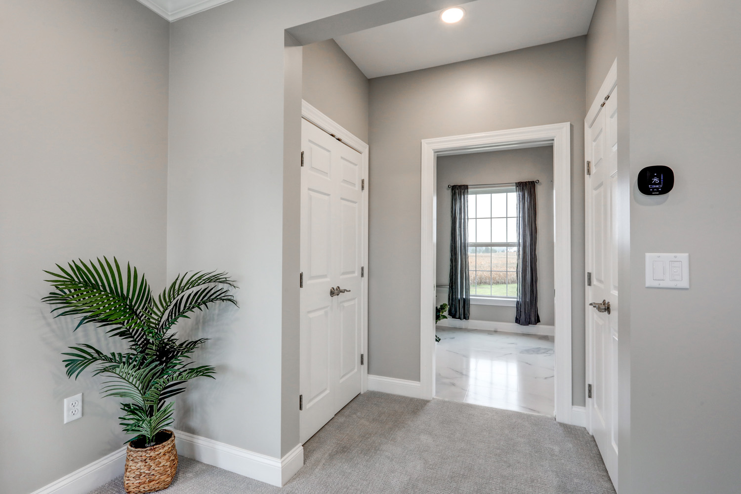 Transition area with closets in Lebanon Guest Suite