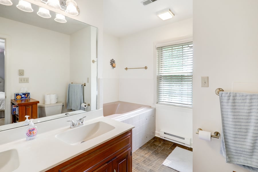 Lititz Bathroom Remodel Before