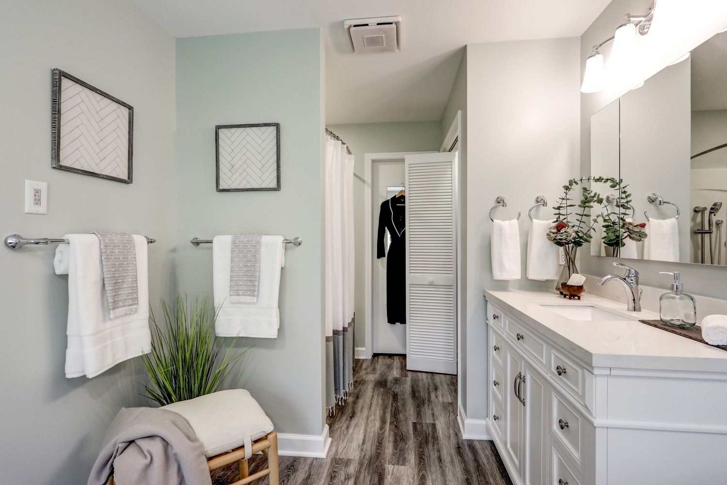 Large Willow Street Master Bathroom Remodel