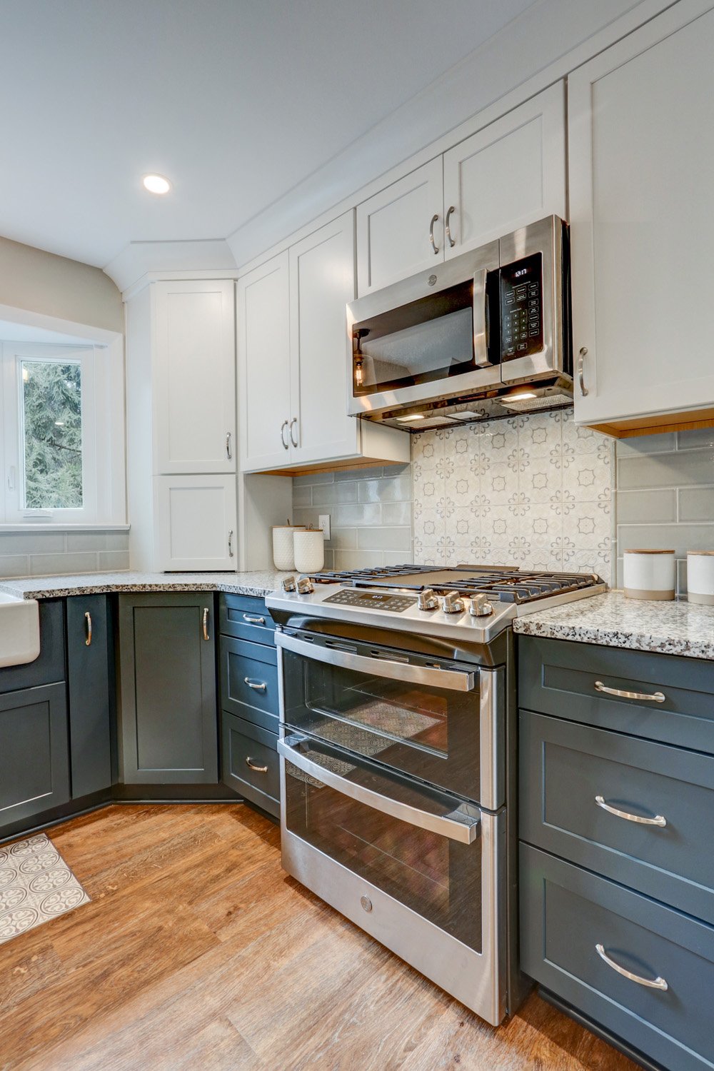 New Stainless Steel Appliances in Warwick Township Kitchen Remodel