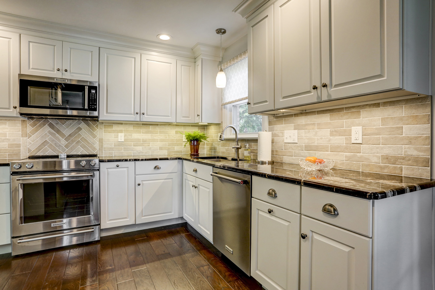 Kitchen remodel in Lancaster PA with tile backsplash