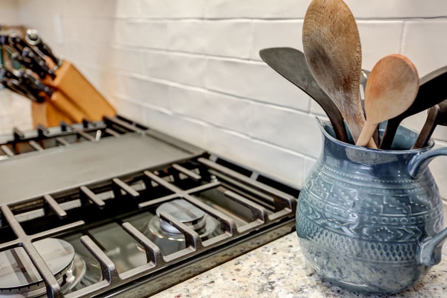 Backsplash and oven range in Hempfield Kitchen Remodel