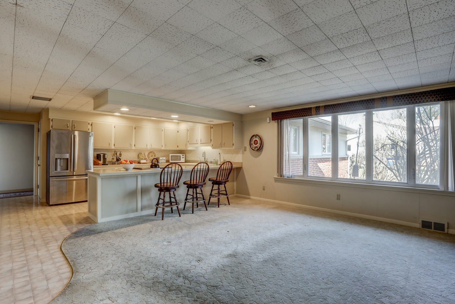 Leola open Kitchen and Family Room before Remodel