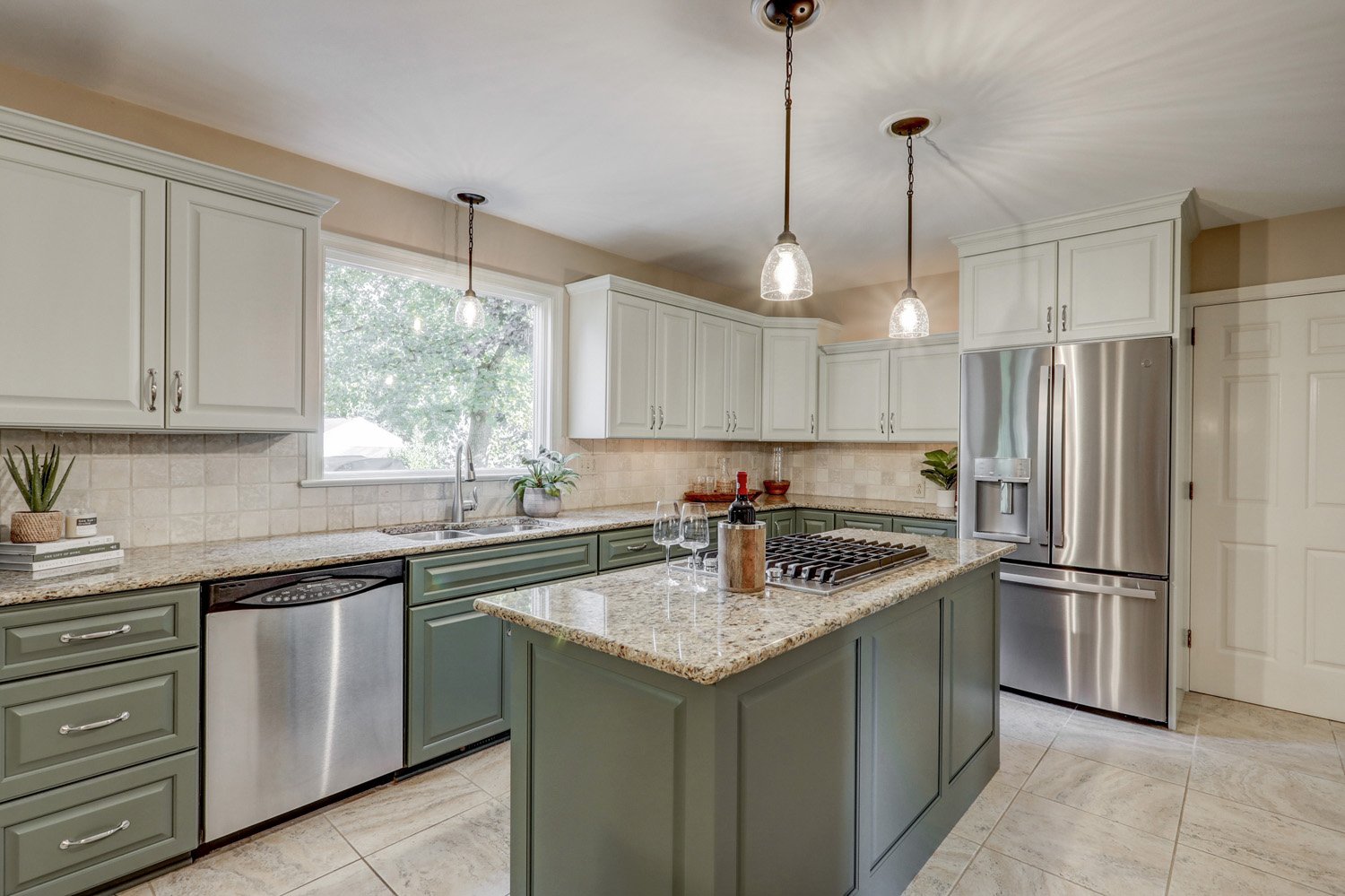 Lancaster kitchen facelift with two tone cabinets